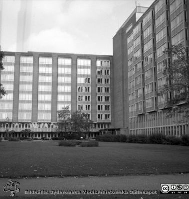 Malmö Allmänna Sjukhus 1983. Psykiatriska kliniken.
Album 1983-1984 i fotograf Björn Henrikssons samling. Byggnader, MAS, 1983. Psykiatri. Från negativ
Nyckelord: UMAS;MAS;Malmö;Allmänna;Sjukhus;Psykiatri