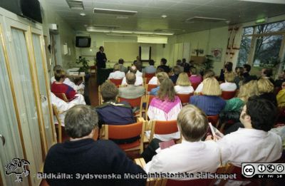 Malmö Allmänna Sjukhus 1989. Disputation på kvinnokliniken
Album MAS 1989 C  i fotograf Björn Henrikssons samling. KK, disputation, Saemundur Gudmundsson. 890407. Från negativ.
Nyckelord: UMAS;MAS;Malmö_;Allmänna;Sjukhus;KK;Kvinnoklinik;Gynekologi;Ultraljud