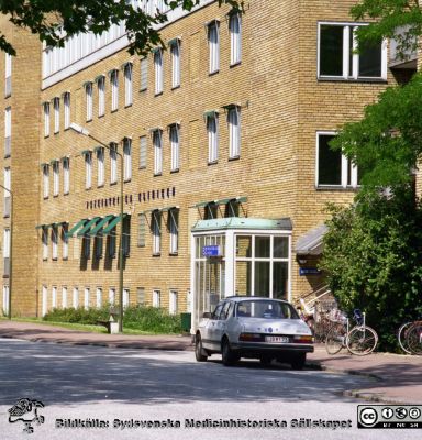 Malmö Allmänna Sjukhus 1996. Psykiatriska kliniken
Album MAS 1996 III Samlingsbilder för 100-årsjubileumet. Från fotograf Björn Henrikssons samling. 1996. Foto: Jimmy Wahlstedt. Psykiatriska kliniken. Från negativ.
Nyckelord: UMAS;MAS;Malmö_;Allmänna;Sjukhus;Psykiatri