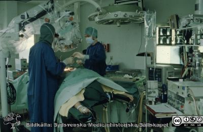 Troligen ryggkirurgi av neurokirurger
Omärkt bild. 
Nyckelord: Lund;Lasarett;Universitet;Universitetssjukhus;Kirurgi;Operation;Rygg