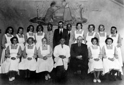 Filnamn=SMHS1979_000_02Copp.jpg
Filstorlek=139KiB
Dimensioner=1024x706
Uppladdade datum=06 Aug 2011 SMHS1979_000_02Copp.jpg