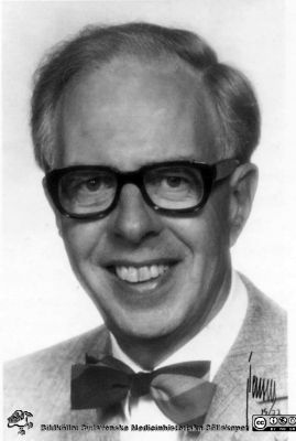 Professor Hellmuth Hertz.
Hellmuth Hertz. Foto hovfotograf Jensen i Lund 1977. Från H. Westling: Kungl Fysiografiska Sällskapet 1772 - 2006. Lund 2006.
Nyckelord: Lund;Unisversitet;Kardiologi;Ultraljud;Mätteknik;Elektrisk
