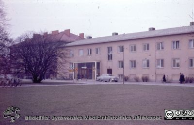 Röntgenavdelningen vid Malmö Allmänna Sjukhus 1959
Röntgenavdelningen vid Malmö Allmänna Sjukhus 1959. Foto Torsten Landberg.
Nyckelord: UMAS;Malmö;Allmänna;Sjukhus;Röntgen;Rtg;Avdelning