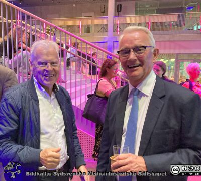 irurgen Bruno Walther och öronläkaren Måns Magnusson i foajén till Forum Medicum.
Inför invigningen av Forum Medicum i Lund. Kirurgen Bruno Walther och öronläkaren Måns Magnusson i foajén till Forum Medicum. . Foto Lars Malm 2023-08-30.
Nyckelord: Forum Medicum;Medicinska fakulteten;Lunds universitet;Invigning;Forskning;Utbildning