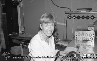 Laboratorieassistenten Kristina Borglid
Fysiologiska Institutionen i Lund. Bildkälla: preparator Olle Hammar. 1970-80-talet. Laboratorieassistenten Kristina Borglid.
Nyckelord: Fysiologiska Institutionen;Medicinska fakulteten;Universitetet i Lund;Elektrofysiologi