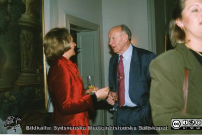 Bilder från ett Fernströmsymposium 1993 i Lund
Bilder från ett Fernströmsymposium 1993 i Lund. Kanske "Atrial Fibrillation - Mechanisms and Novel Therapeutic Strategies. Bildkälla Gunilla Sernelin. Foton från banketten på Trolleholm. Fotograf okänd. Elisabet Edholm Fernström i röd klänning samtalar med troligen mecenaten direktör Gunnar Sandberg
Nyckelord: Fernström;Symposium;Medicinsk fakultet;Universitetet i Lund;Trolleholm