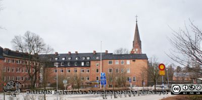 Universitetssjukhuset SUS Lund, mars 2012
1918 års kvinnoklinik, nu rehabhus. Fasader mot norr och öster. Allhelgonakyrkans torn i bakgrunden.
Nyckelord: Universitetssjukhuset SUS Lund;USiL;Rebabilitering;Klinik;Kvinnoklinik