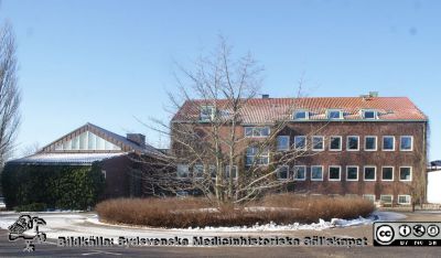 Genetiska institutionen i Lund. 
Genetiska institutionen i Lund. Fasad mot öster. Foto i februari 2021, Berndt Ehinger
Nyckelord: Genetisk institution;Lunds universitet