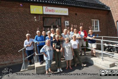 Glada ideellt arbetande guider på guidemötet den 23 augusti 2021. 
Glada ideellt arbetande guider på guidemötet den 23 augusti 2021. 
1. Harriet Svensson; 2. Anna-Karin Levenstam; 3. Ingrid Ekvall; 4. Lillian Andersson; 5. Elisabetg Erntoft; 6. Anitha Bruun; 7. Agnetha Dahlberg; 8. Gitta Rettig-Ruuth; 9. Mats Engström; 10. Bibbi Thomee; 11. Bengt I. Lindskog; 12. Gunilla Brunnström; 13. Irene Jakobsson; 14. Gunila Erlandson; 15. Eva Ljunggren; 16. Kerstin Olsson.
Nyckelord: Guider;Sydsvenska medicinhistoriska Sällskapet;SMHS;Livets Museum;Guidemöte;Pandemi;Covid-19