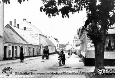 Ängelholm. Storgatan.
Bild ii sjuksköterskan Lillie Börjessons samling från Ängelholms sjukhus. Text i bilden: Ängelholm. Storgatan.
Nyckelord: Ängelholm. Storgatan.