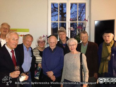 Mingel på Livets Museum 170424 efter författaren PC Jersilds föreläsning på årsmötet samma dag. 
Från vänster Hans Tornqvist?, Lars Malm, Stig Rehncrona(?), Britta Stenstam (nyvald ordförandei SMHS), föreläsaren PC Jersild, Göran Hermeren, medicinsk etiker, fru Jersild, Berndt Ehinger, Jan Carlestam.
Foto Anders Widell.
Nyckelord: Lasarett;Lund;Univeritetssjukhus;USiLMuseum;Livets;Fest;Mingel;rsmöten