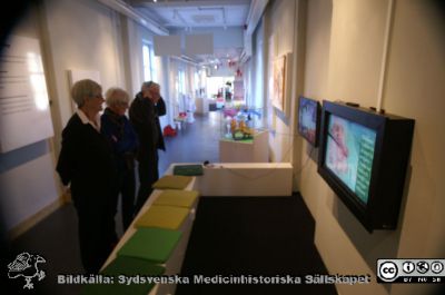 Besökare på Livets museum i Lund 2013
Birgitta och Anders Ek med gästande vänner från Östergötland. Här vid hörselutställningen.
