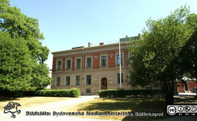 F.d. anatomiska institutionen i Lund en försommardag 2018. 
Fasad mot söder. Huset rymmer nu gymnasieskolan ProCivitas.
Nyckelord: Hyphoff;Anatomski;Institution;Lund;Gymnasieskola