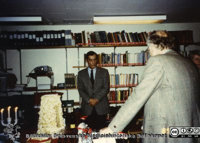 Ortopediska kliniken i Lund 1989. Göran Bauer avtackas
Från ortoped klin album 01, Lund. Fotograf Berit Jakobsson. 1989. Göran Bauer avtackas. Docent Anders Rydholm till höger.
Nyckelord: Lund;Universitetssjukhus;USiL;Kliniker;Ortopedi;Personal;Läkare;Professor;Avtackning