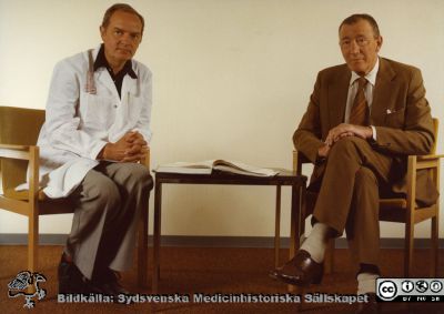 Två urologprofessorer
Urologen Torsten Sundin och företrädaren Gösta Jönsson (1909 - 1978). Foto 1978. Bildkälla Bengt Uvelius.
Nyckelord: Lasarettet;Lund;Universitetssjukhuset;USiL;Urologiska;Kliniken;Kirurgi