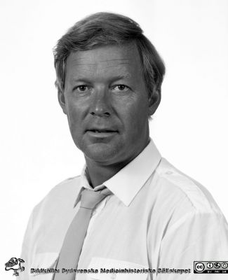 Docent Björn M. Persson, ortoped, 1982
Sjukhusfotograferna i Lund. Pärm S/V neg, 82:1. 65. Docent Björn M. Persson, ortoped; senare överläkare i Helsingborg. 82-08-04. Från negativ.
Nyckelord: Ortopediaka kliniken;Lasarettet i Lund;Lunds universitet;Medicinska fakulteten