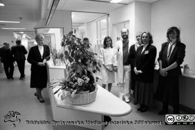 Invigning av "Avdelning 2000" 1988
Sjukhusfotograferna i Lund. Pärm Sv/v neg. 1988. 26/-88. 88-04-07. Från negativ.
Nyckelord: Lasarettet;Lund;Universitetssjukhus;USiL;Utställning;Vårdavdelning;Demonstration