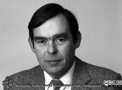 Sektionschef Hans-Uno Nordén 1983
Lasarettsfotograferna i Lund,  pärm  Sv/v Neg, 83:2. 149. 83. Sjukhusadministratör. Från negativ.
Nyckelord: Lasarettet;Lund;Universitetssjukhuset;USiL;Administration