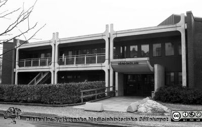 Vårdskolan i Helsingborg 1985
Lasarettsfotograferna i Lund,  pärm  Sv/v Negativ, 1985. 24/85. Helsingborg. Vårdskolan. Från negativ
Nyckelord: Lasarettet;Helsingborg;Lund;Vårdskola;Entr;MLL;Landsdting;Läns;Malmöhus