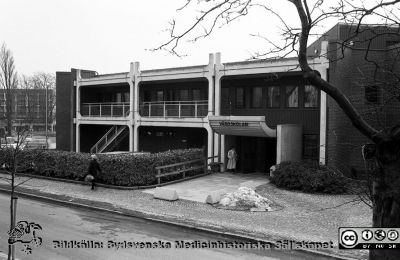 Vårdskolan i Helsingborg 1985
Lasarettsfotograferna i Lund,  pärm  Sv/v Negativ, 1985. 24/85. Helsingborg. Vårdskolan. Från negativ
Nyckelord: Lasarettet;Helsingborg;Lund;Vårdskola;Entr;MLL;Landsdting;Läns;Malmöhus