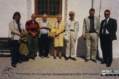 Lundbystudiens deltagare år 2000
Lundbystudiens deltagare utanför Dalby kyrka år 2000. Från vänster okänd, Leif Öjesjö, Olle Hagnell, Cecilia Mattisson, Per Nettelbladt, Anders Odensten och Erik Hofvendahl. Bildkälla Per Nettelbladt.
Nyckelord: Lasarettet;Lund;Universitetssjukhuset;USiL;Psykiatriska;Kliniken