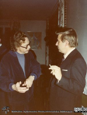 Docent Nils Uddenberg argumenterar med professor Rolf Öhman 1981
Bildkälla: Per Nettelbladt.
Nyckelord: Lasarettet;Lund;Universitetssjukhuset;USiL;Psykiatriska;Kliniken