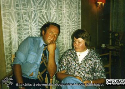 Infektionskliniken i Lund. Docent Bo Ursing med Syster Kerstin på avdelning 82
Album Infektionskliniken, Bo Ursing1958-1996. Docent Bo Ursing med Syster Kerstin på avdelning 82. Från originalfoto.
Nyckelord: Lasarettet;Lund;Universitetssjukhuset;USiL;Infektion;Epidemiologiska;Kliniken