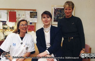 Klinikföreståndare Ingrid Ronnje och två medarbetare
Album Infektionskliniken, Bo Ursing1958-1996. Klinikföreståndare Ingrid Ronnje, Maria, Catharina. Från originalfoto.  Monterat.
Nyckelord: Lasarettet;Lund;Universitetssjukhuset;USiL;Infektion;Kliniken;Epidemiologiska