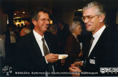 Professorerna Tadeusz Wieloch och Olle Lindvall
Professorerna Tadeusz Wieloch och Olle Lindvall i en paus på Forskningens Dag på 1990-talet. Foto från Ingegärd Lindqvist, september 2015.
Nyckelord: Lasarettet;Lund;Universitetssjukhuset;USiL;Forskningens Dag