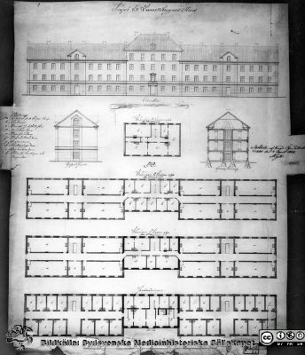 Planritningar 1848 för Lunds Lasarett av C.G.Beijer 
Planritningar 1848 för Lunds Lasarett av C.G.Beijer med den tilltänkta stora nybyggnaden vid lasarettet i mitten av 1800-talet. Endast den västra (i bild vänstra) flygeln uppfördes. Det äldsta lasarettets (Stallmästarehusets) påbyggnad uteblev.
Man märker hur flygelbyggnaderna med avrundade hörn skjuter framom mittbyggnaden. Dennas två nedersta våningar motsvarar det ombyggda stallmästarhuset. Dess första våning avviker ej så mcket från inredningen i den ursprungliga byggnaden. Kungl byggnadsstyrelsen, Stockholm. Publicerad på sid 133 i A. Flaum: "Lasarettet i Lund 1768 - 1968", Lund 1968.
Nyckelord: Lasarettet;Lund;Universitetssjukhuset;USiL;Ritning;Fasad;Planritning;Arkitekt;Kapsel 01