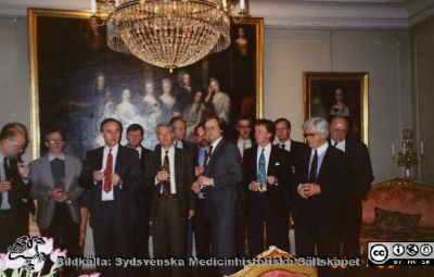 Ortopediska kliniken i Lund. Lagledarmöte på Trolleholms slott 1992-01-29. 
Från ortoped klin album 01, Lund. Fotograf Berit Jakobsson.  Lagledarmöte på Trolleholms slott 1992-01-29. Deltagare: Urban Rydholm, Anders Rydholm, Kaj Knutsson, Rolf Önnerfält, Lars Lidgren, Karl-Göran Thorngren, Göran Sundén, Hans Wingstrand, Stefan Lohmander, Björn Strömqvist, Leif Ryd, Carl-Göran Hagert, Ander Lindstrand.
Nyckelord: Lasarett;Lund;Ortopedisk;Kliniker;Möte;Ledning;Lag;Universitetssjukhus;USiL