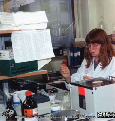 Avdelningen för klinisk kemi i Lund på 1980-talet. Gertrud Persson, Farmlab.
Bilder från Boel Ohlsson 1900-talets halva 2, avdelningen för klinisk kemi i Lund. Gertrud Persson, Farmlab.
Nyckelord: Lasarettet;Lund;Universitetssjukhuset;USiL;Klinisk;Kemi;Avdelningen;Laboratoium