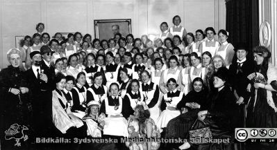Album SSSH Lund 1927
Album SSSH Lund 1927, skapat av SSSH-sköterskan "ego", med bilder från sin utbildningstid och senare genom flera decennier. Bildtext "Provsysterhippa Lund, 1927. " Foto i Salongen på SSSH.
Nyckelord: Lasarettet i Lund;Södra Sveriges Sjuksköterskehem;SSSH;Sydsvenska Medicinhistoriska Sällskapet;SMHS