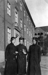 Filnamn=SMHS6828_000_01apCpg.jpg
Filstorlek=96KiB
Dimensioner=574x888
Uppladdade datum=07 Jun 2025 SMHS6828_000_01apCpg.jpg