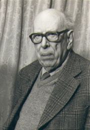 Filnamn=essen-moller.JPG
Filstorlek=46KiB
Dimensioner=364x518
Uppladdade datum=19 Feb 2016 essen-moller.JPG