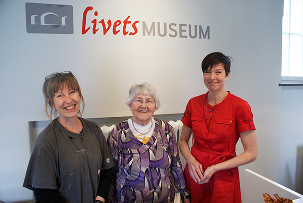 Greta Roslund med Lena Drake och Caroline Owman 2012