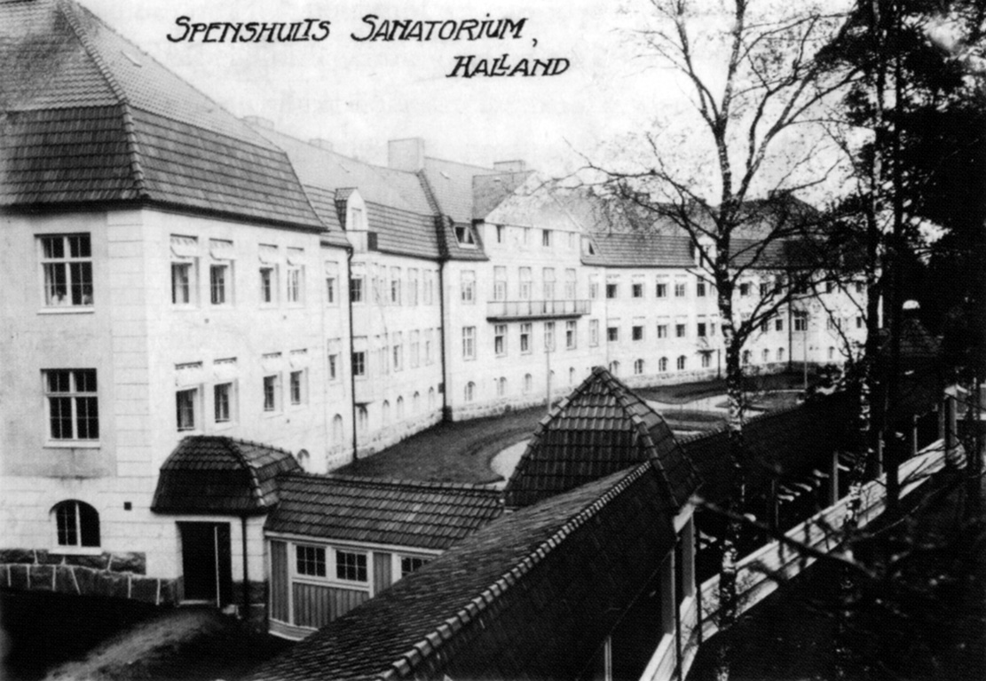 Spenshults huvudbyggnad med ligghallar