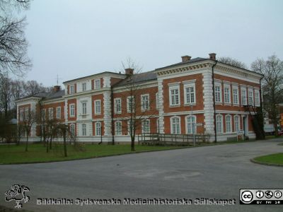 Medicinhistoriska museet i Lund 2006
Exteriör, Medicinhistoriska Museet på St Lars-området i Lund. Ingången låg på gaveln till höger i bilden. Foto 2006.
Nyckelord: Medicinhistoriskt; Museum; Exteriör; St Lars; Lund; 2006