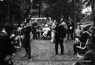 Vipeholmare på utflykt
Vipeholm fester. Troligen caféutflykt. Foto Omonterat
Nyckelord: Vipeholm;Fest;Kapsel 14;Anne-Minne