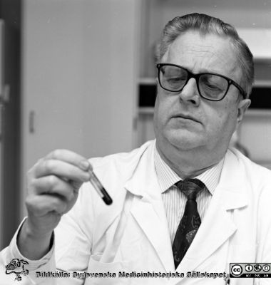 Jan-Olof Jeppsson klinisk kemist i Malmö
Ur album 1994 I. 
Nyckelord: UMAS;MAS;Malmö_;Allmänna;Sjukhus;Medicin;Kemi;Klinisk