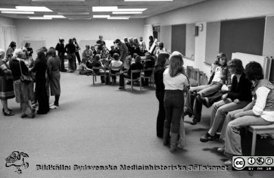 Lasarettet i Lund 1977. Elever på vårdskolan. Foto för personaltidningen "Gripen" 
Lasarettet i Lund. Album "Svart/vitt negativ 1977. 2" 85. Gripen 1977. "Vårdskolan". Från negativ. Ej monterat
Nyckelord: Lund;Lasarett;Universitetssjukhus;Universitet;Vårdskolan