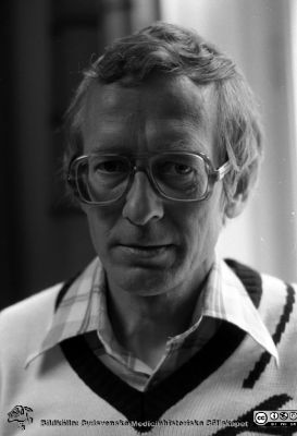 Försöksdjursassistent Svein Andersen
Lasarettet i Lund. Album "Svart/vitt negativ 1977. 2". Från negativ. Omonterat.
Nyckelord: Lund;Lasarett;Universitetssjukhus;Universitet;Försöksdjur;Administration