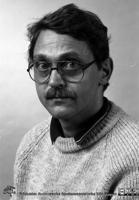 Peter Holmquist, barnläkare 1982
Pärm S/V neg. 82:1. 46. Barnmedicin. 82-12-10. Från negativ
Nyckelord: Lasarett;Lund;Universitet;Universitetssjukhus;USiL;Barn;Pediatrik