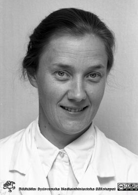 Infektionsläkaren Ingrid Atterholm 1976
Sjukhusfotograferna i Lund. Pärm Negativ, S/V. 1976. 135.  Från negativ
Nyckelord: Lasarett;Lund;Universitet;Universitetssjukhus;USiL;Infektion;Epidemiologi