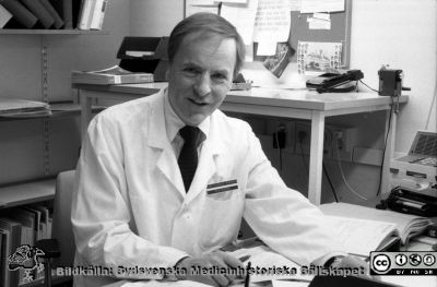 Professor Carl-Magnus Eneroth 1984
Sjukhusfotograferna i Lund. Pärm S/V neg.-84. Öronkliniken. Från negativ
Nyckelord: lLasarettet;Lund;Universitetssjukhus;USiL;Oto-Rino-Laryngologi;_ÖNH;_Öronklinik;Otologi;Otiatrik