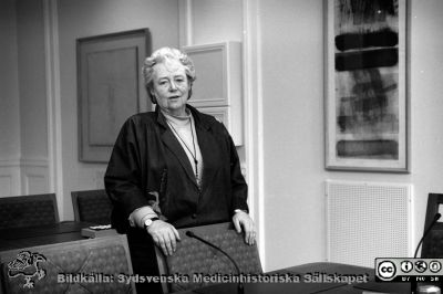 Sjukhusdirektören i Lund 1988-12-01 - 1994-11-30, Ulla Leissner. 
Sjukhusfotograferna i Lund. Plast-ficka, lösa bilder, 1980-90-talen. Från originalfoto
Nyckelord: Lasarett;Lund;Universitet;Universitetssjukhus;USiL;Chef;Direktör;Administration