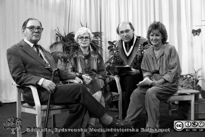 "Hela hela människan"
Sjukhusfotograferna i Lund. Pärm Negativ, Dia, 1987. 63/1987. Foto vid TV-inspelning av "Hela hela människan". Nov.1986. Från negativ. 
Nyckelord: Lasarettet;Lund;Universitetssjukhus;USiL;Handikapp;Utbildning