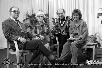 "Hela hela människan"
Sjukhusfotograferna i Lund. Pärm Negativ, Dia, 1987. 63/1987. Foto vid TV-inspelning av "Hela hela människan". Nov.1986. Från negativ. 
Nyckelord: Lasarettet;Lund;Universitetssjukhus;USiL;Handikapp;Utbildning