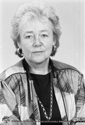 Sjukhusdirektör Ulla Leissner 1988
Sjukhusfotograferna i Lund. Pärm Sv/v neg. 1988. 69. RL. 88-12-05. Från negativ.
Nyckelord: Lasarettet;Lund;Universitetssjukhus;USiL;Chef;Direktör;Administration