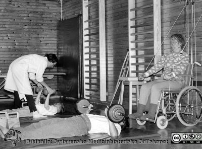 Gymnastiksal, fysikalisk terapi
Bilder från sjukhusprästen Bernt Eriksson, 1960 - 2000-talen. Från foto. Snarlik bild: SMHS12921.
Nyckelord: Lasarettet;Lund;Universitet;Universitetssjukhus;Rehabilitering;Arbetsträning;Sjukgymnastik